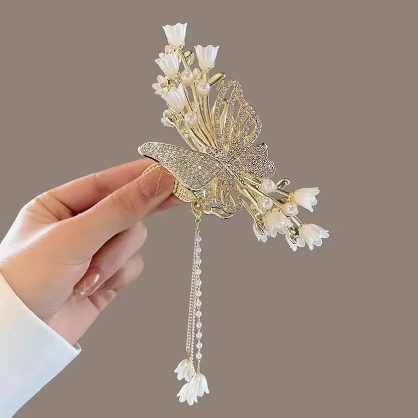 Rhinestone Butterfly & Pearl Flower Tassel Hair Claw Clip for Women - Image 3